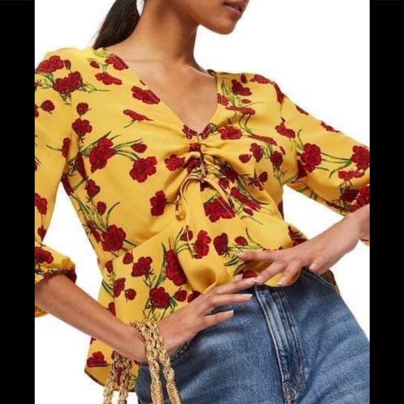 Topshop Tops - TopShop Floral Keyhole Peplum Flirty Blouse